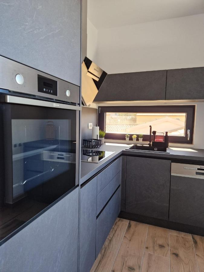 Luka Apartament *